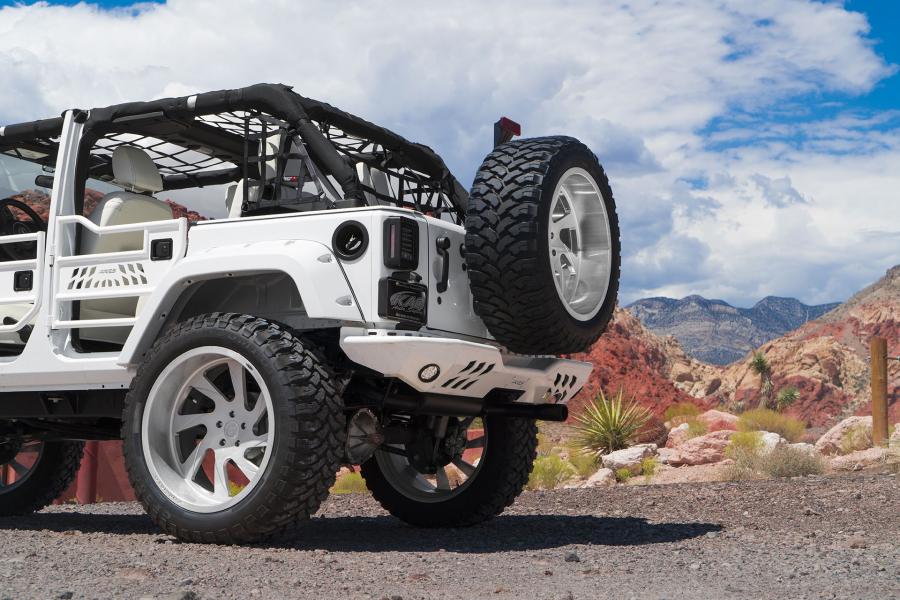 Детали экстерьера Jeep Wrangler on Forgiato Wheels (Ivetos-T) 2017 года  (фото 5 из 5)